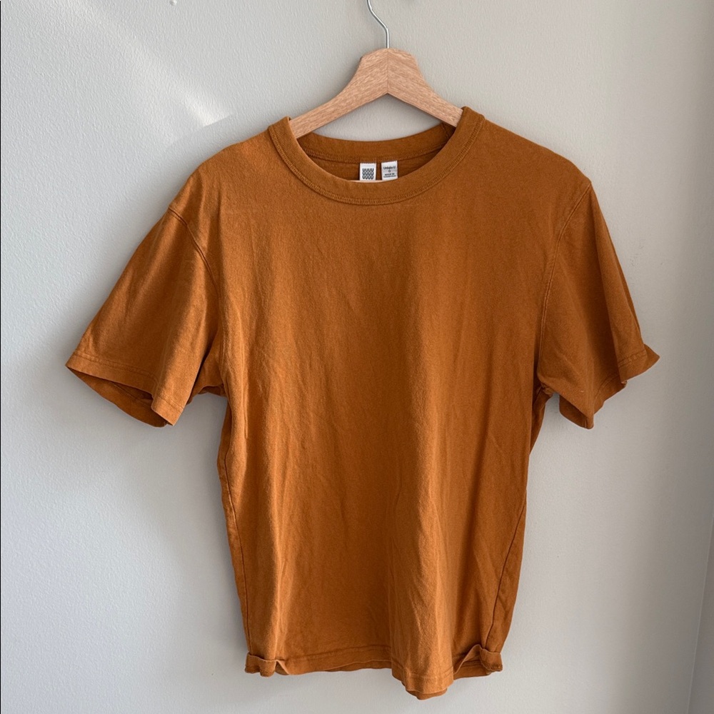 Uniqlo Men's Burnt Orange Short Sleeve Tee